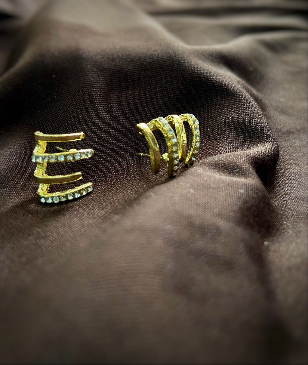 Claw earring
