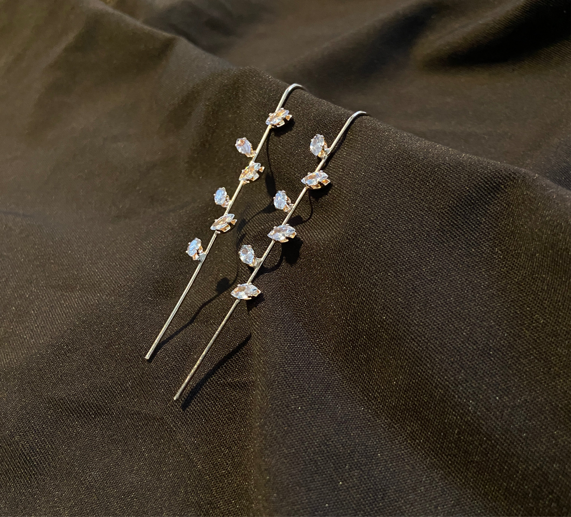 Floral earcuff