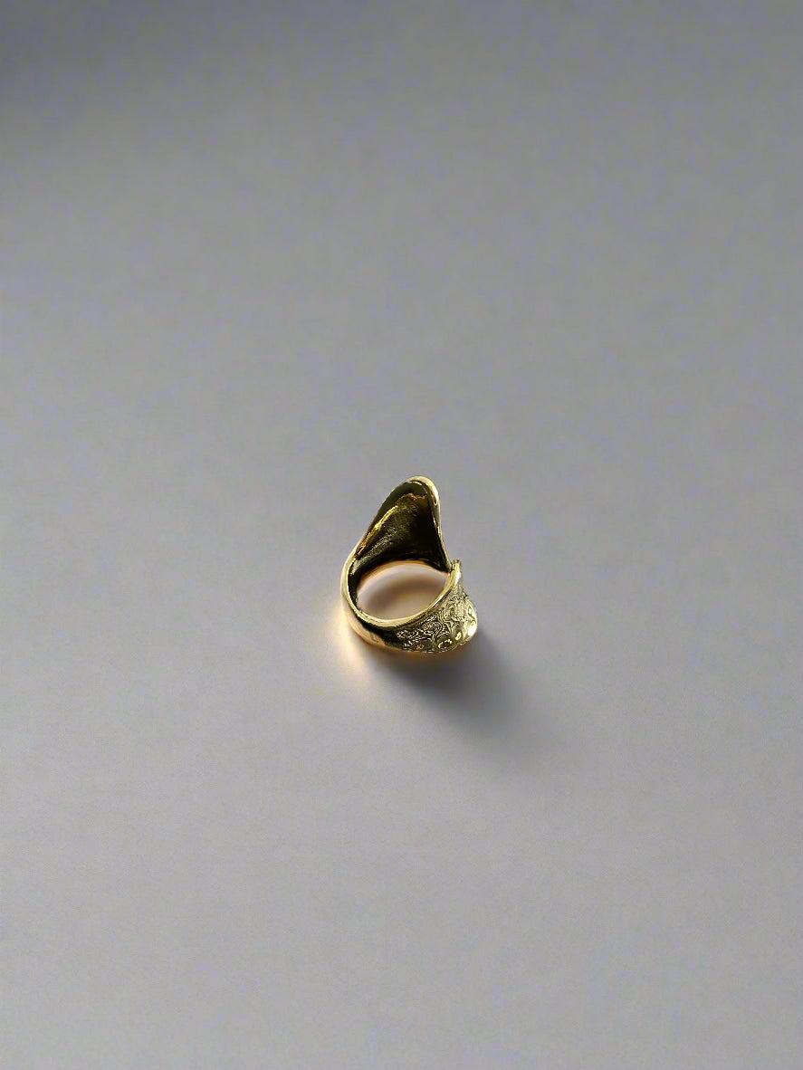 Metallic ring 